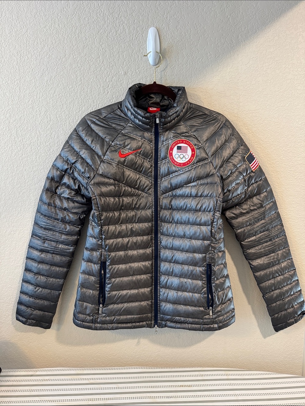 RARE Nike Team USA 2014 Sochi Olympics Silver Puffer Jacket